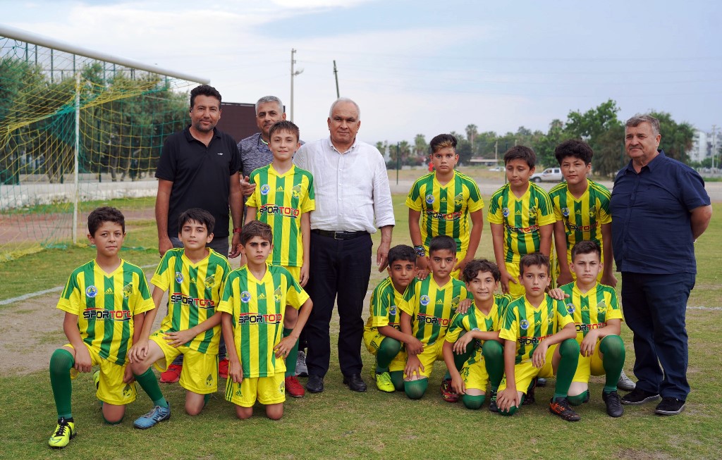   Çocuklar futbol şenliğinde buluştu   