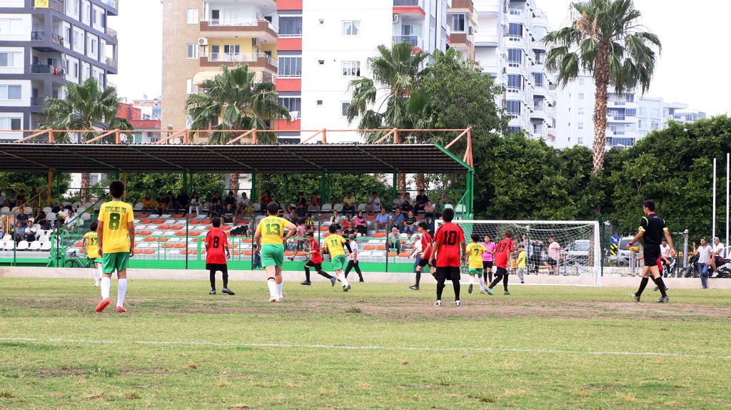    Çocuklar futbol şenliğinde buluştu   