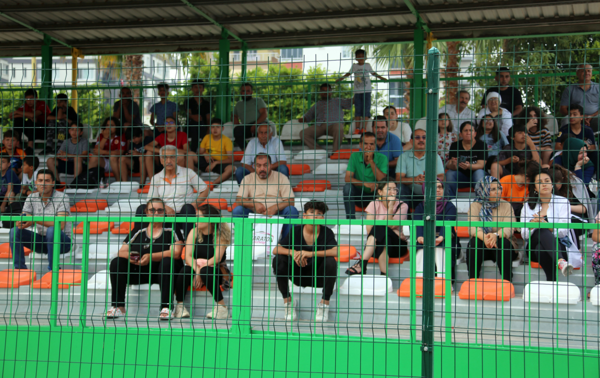    Çocuklar futbol şenliğinde buluştu   