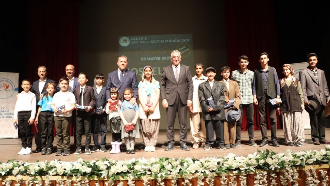 Mersin’de ’Her Çocuk Bir Şiir’ projesi ödül töreni gerçekleştirildi
