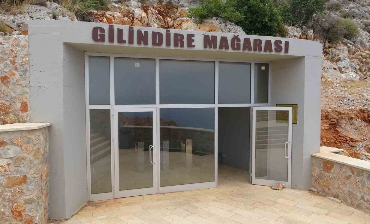 30 milyon yıl önce oluştu, 351 basamakla iniliyor
