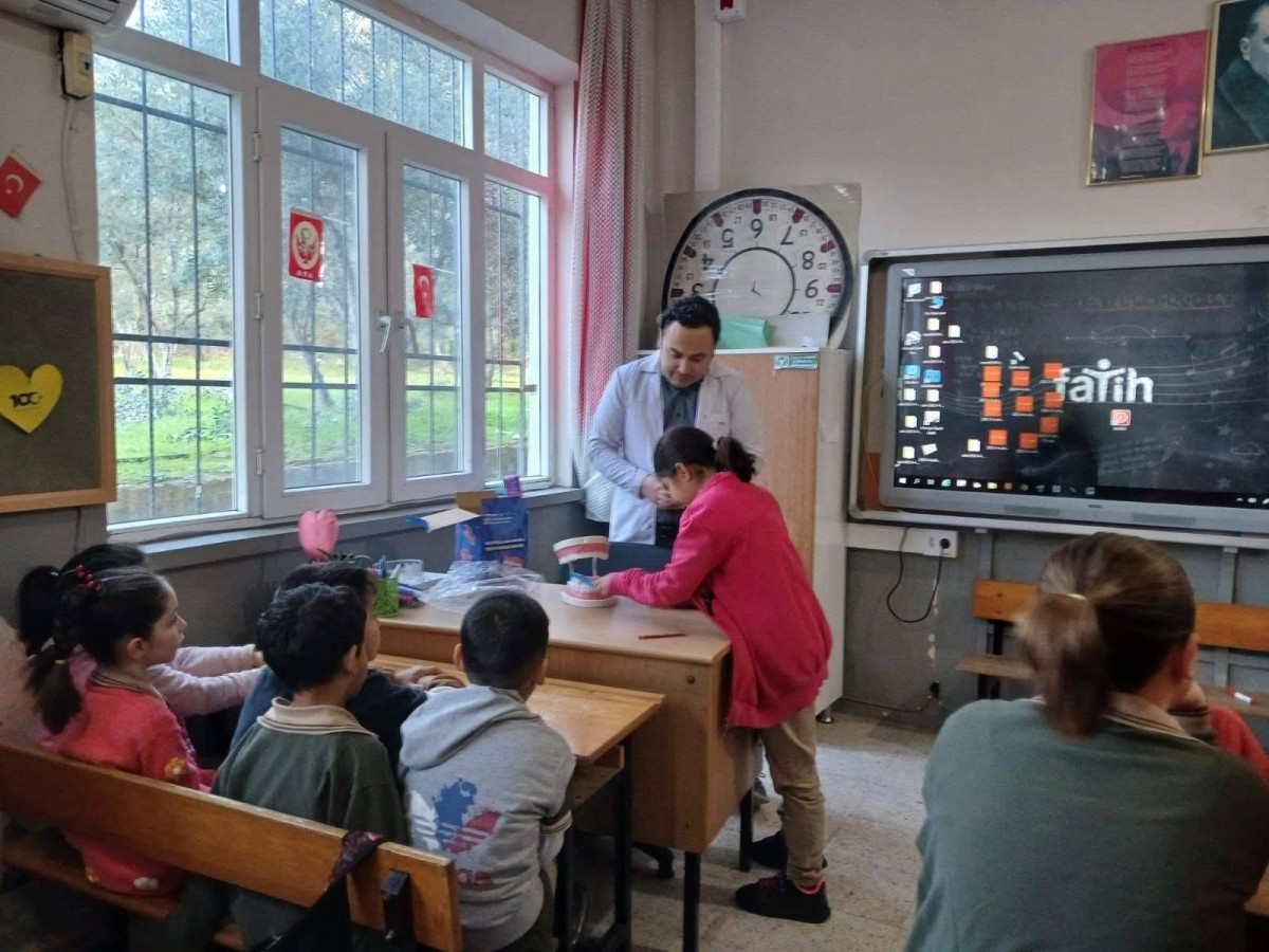 Bozyazı’da öğrencilere ’Ağız ve Diş Sağlığı’ eğitimi verildi
