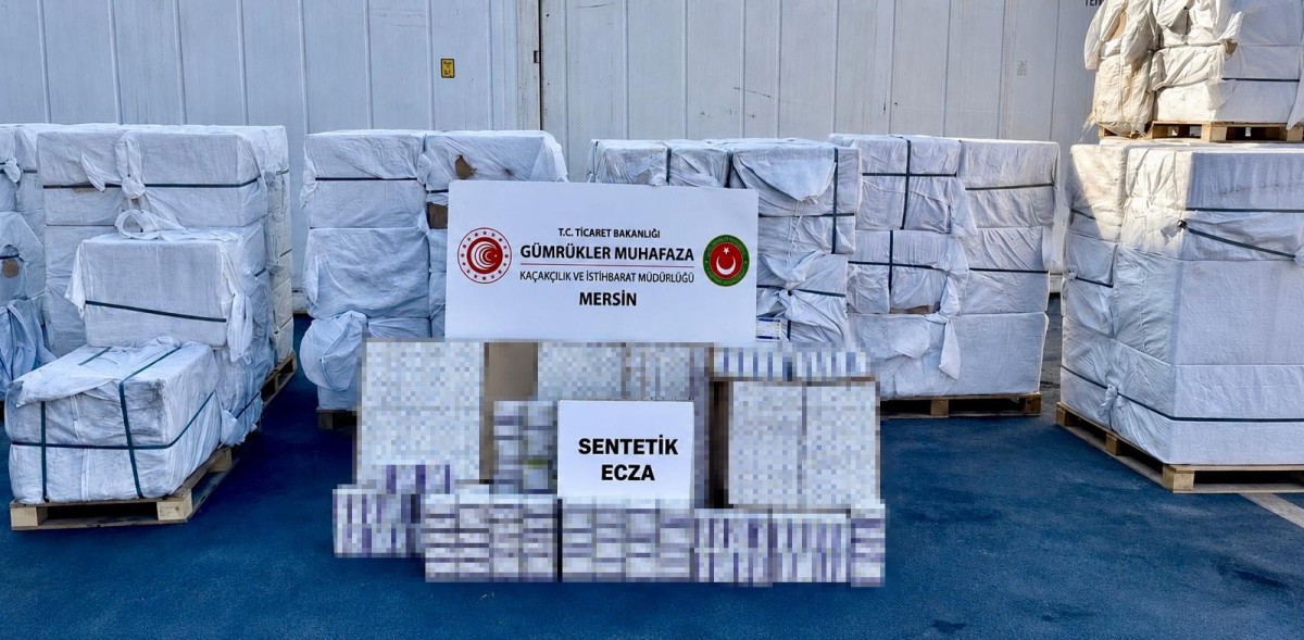 Mersin Limanında dev ilaç operasyonu: 4,9 milyar liralık kapsül ele geçirildi