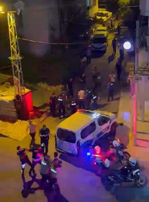 Mersin’de aile içi silahlı kavgada; balkondaki komşu vurularak öldü
