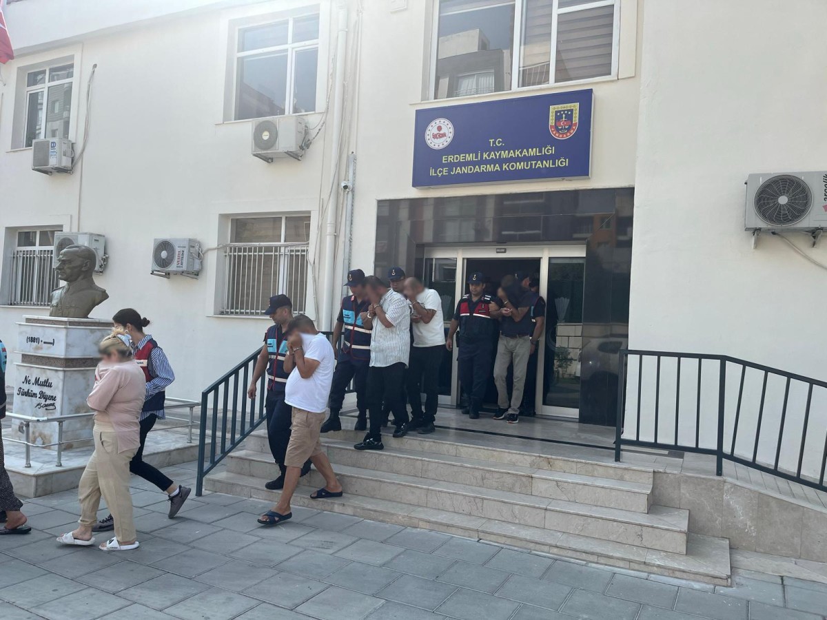Erdemli’de fuhuş operasyonu
