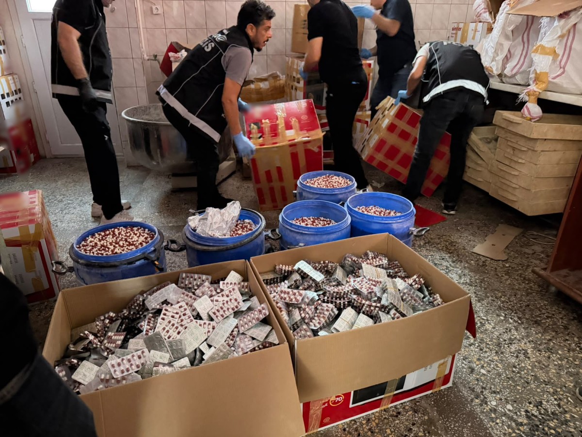 Fırında varil varil uyuşturucu hap ele geçirildi Toplam 1 milyon 758 bin adet
