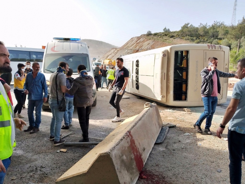 Akkuyu NGS işçilerini taşıyan servis otobüsü devrildi 11 yaralı   
