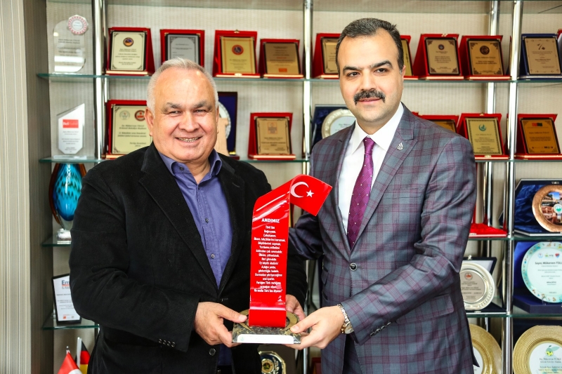 ALPEREN OCAKLARI GENEL BAŞKANI ERDEMLİ BELEDİYE BAŞKANI MÜKERREM TOLLU'YU MAKAMINDA ZİYARET ETTİ