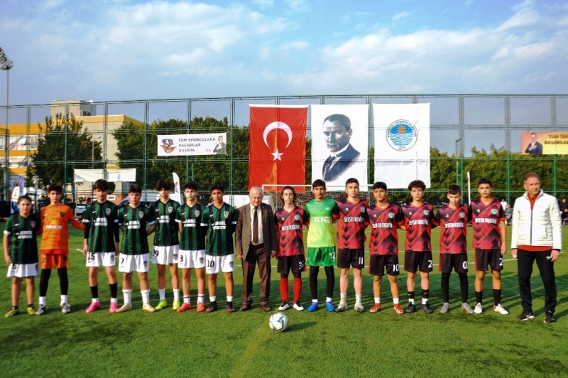  Atatürk’ün Mersin’e gelişinin yıl dönümü kapsamında düzenlenen futbol turnuvası sona erdi 