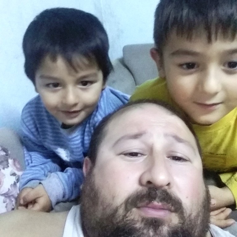  Baba ve iki çocuğu evde ölü bulundu   