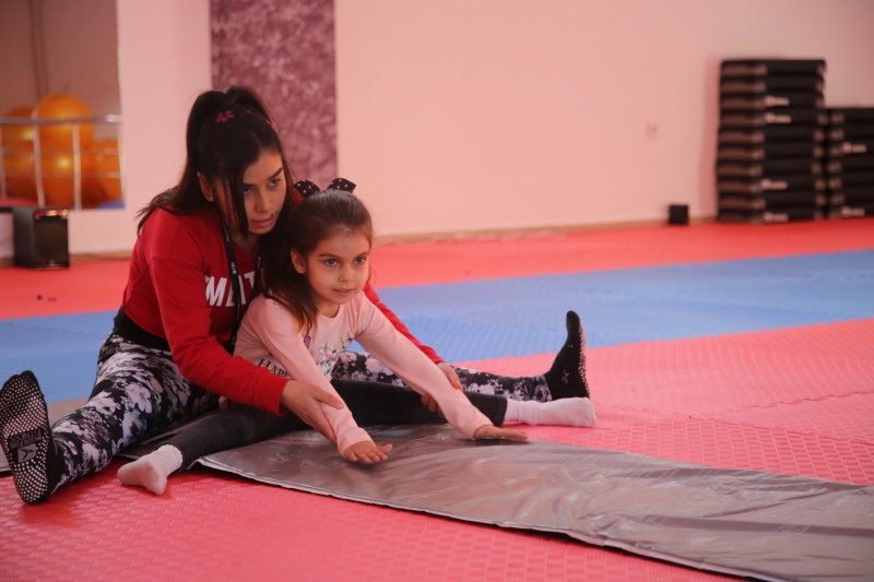 BELEDİYE SPOR MERKEZİ KADIN VE ÇOCUKLARIN EN ÖNEMLİ ÜSSÜ HALİNE GELDİ