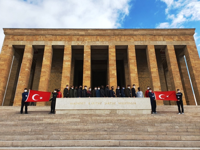 'Cumhuriyetin Kalbine Yolculuk' projesiyle öğrenciler Ankara'yı gezdi 
