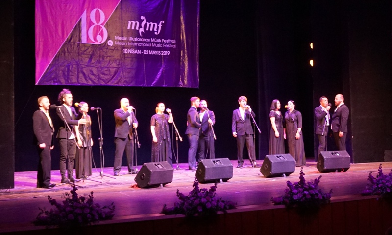 Gürcistan’ın usta koro sanatçıları Mersin’de ses verdi. 