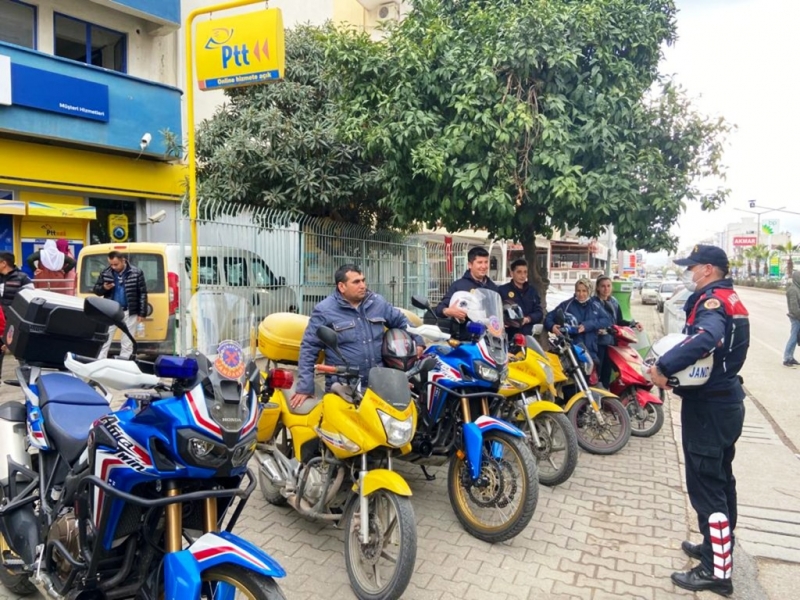 Jandarma trafikten motosiklet sürücülerine eğitim