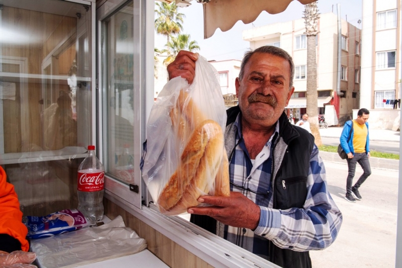 Mersin Büyükşehir Belediyesinin 43. Halk Ekmek büfesi Karaduvar’da açıldı 