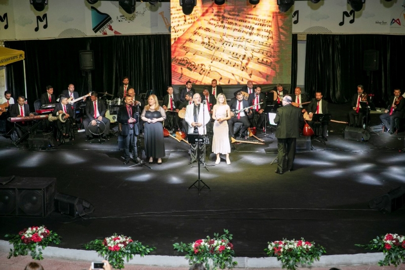  Mersin Büyükşehir Belediyesinden ‘Yıldızların Altında’ konseri 