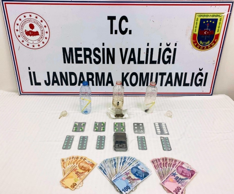  Mersin'de 2 uyuşturucu satıcısı yakalandı 