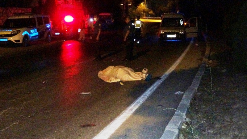  Mersin'de otomobilin çarptığı yaya hayatını kaybetti   