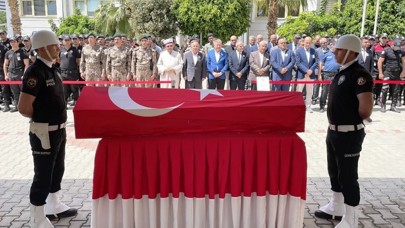  Mersin'de trafik kazasında ölen polis memuru için tören düzenlendi   