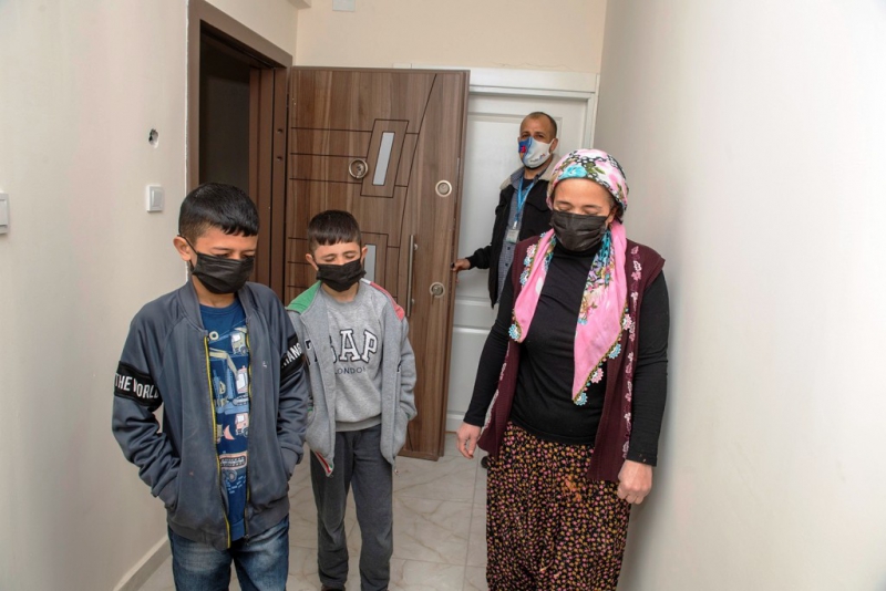 Mersin'de yangın mağduru ailenin evi yenilendi   