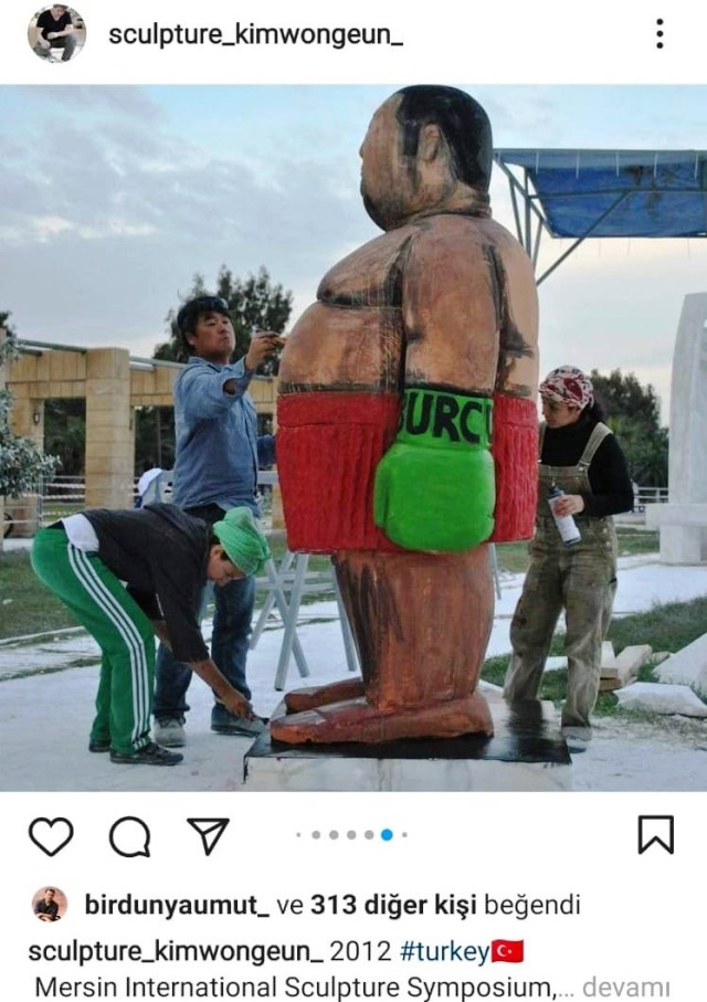  Mersin'deki şişman boksör heykeli espri konusu oldu   