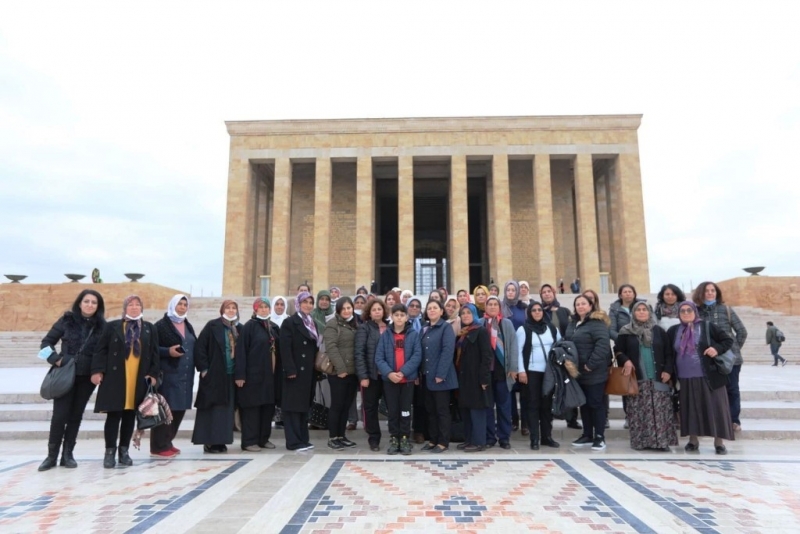  Mezitli'nin üretici kadınları Anıtkabir'i ziyaret etti   