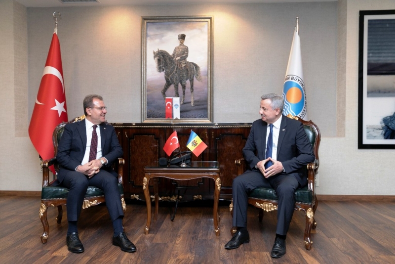 Moldova'nın Ankara Büyükelçisi Croitor, Başkan Seçer'i ziyaret etti   