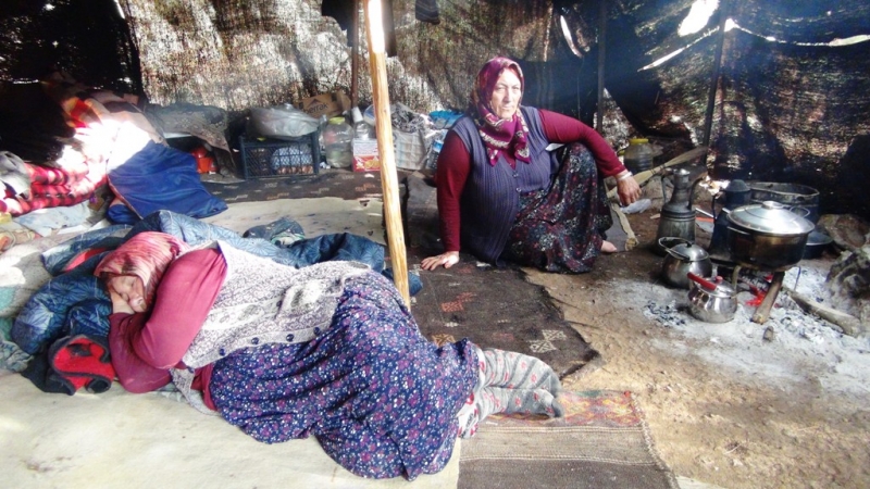 Müslüme’nin yaşadığı kıl çadırı anneanne ve babaanne bekliyor   