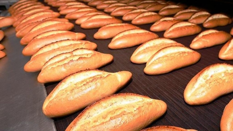  Mut’ta ekmeğin gramı düştü fiyatı arttı 