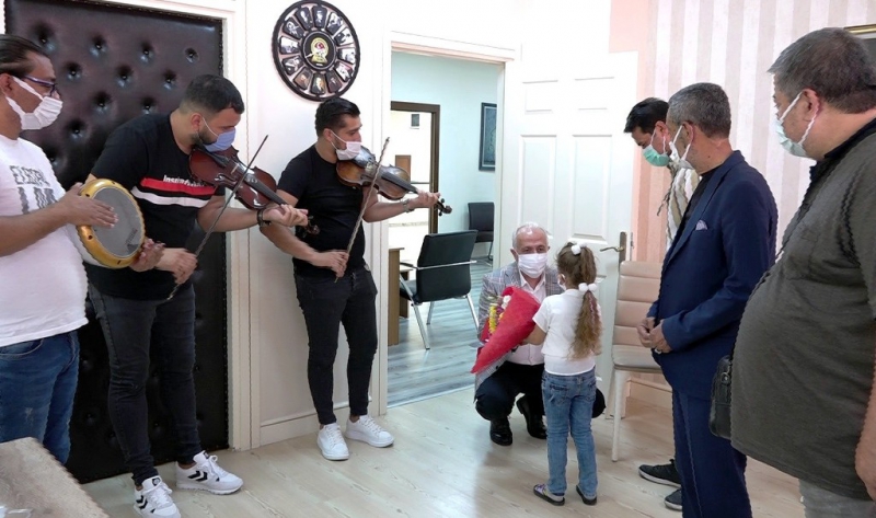  Roman müzisyenler Başkan Gültak'ı ziyaret etti   
