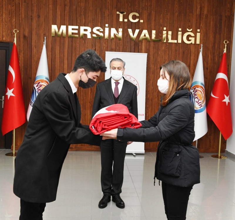  Şanlı Türk bayrağı Mersin'den Çanakkale'ye uğurlandı   