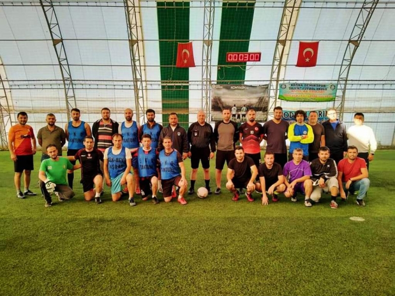 Silifke'de Öğretmenler Günü Halı Saha Futbol Turnuvası Başladı 