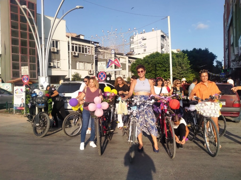 Tarsus'ta Süslü Kadınlar Bisiklet Turu  