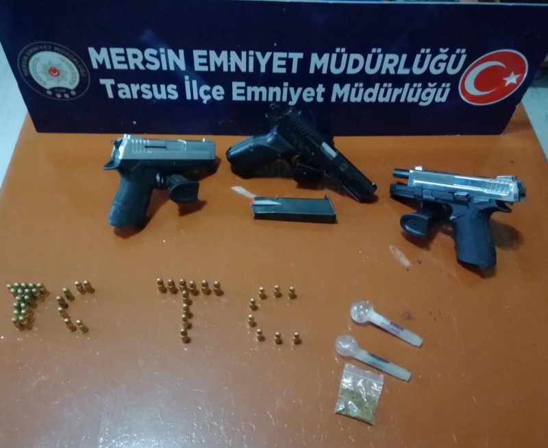     Tarsus'taki uygulamalarda 10 tabanca ele geçirildi   
