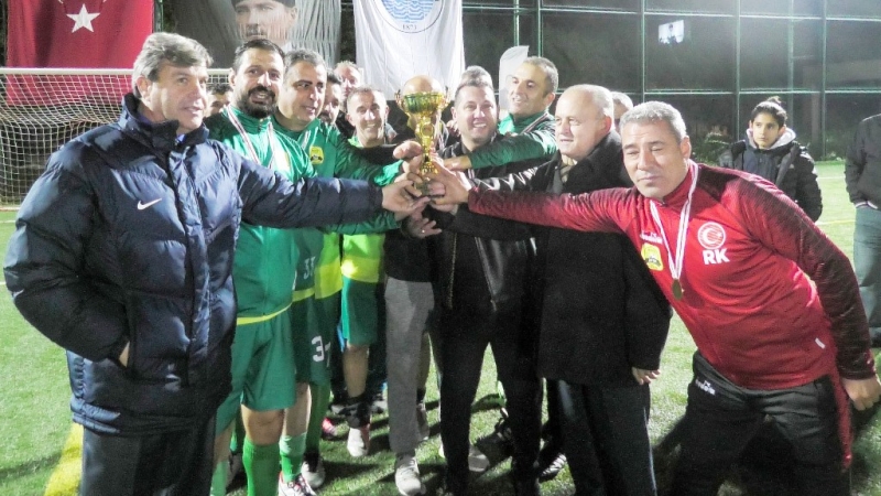 Veteranlar Naftalin Ligi Kurtuluş Kupasında kupalar sahiplerini buldu 
