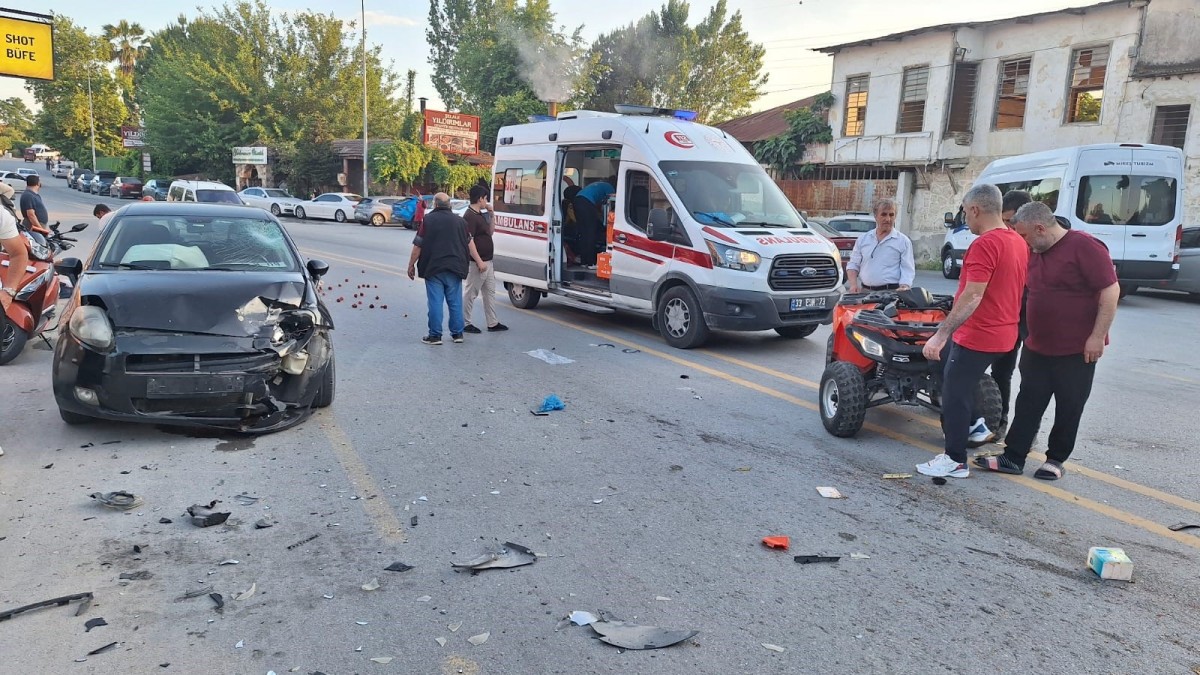 Otomobille çarpışan ATV’nin sürücüsü yaralandı