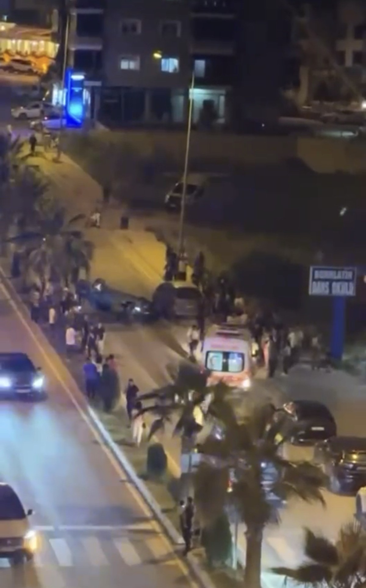Kaza yapan araçtaki 3 kişi kaçtı, kısa sürede polise yakalandı
