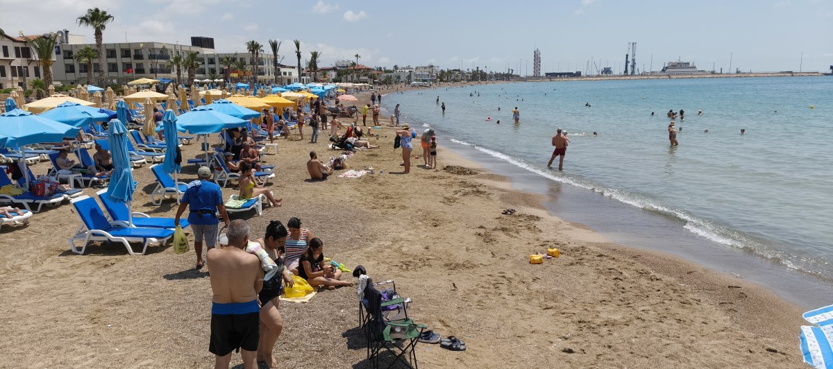 Mersin’de deniz sezonu başladı: Rus uçuşlarının iptali bölge turizmini etkiledi
