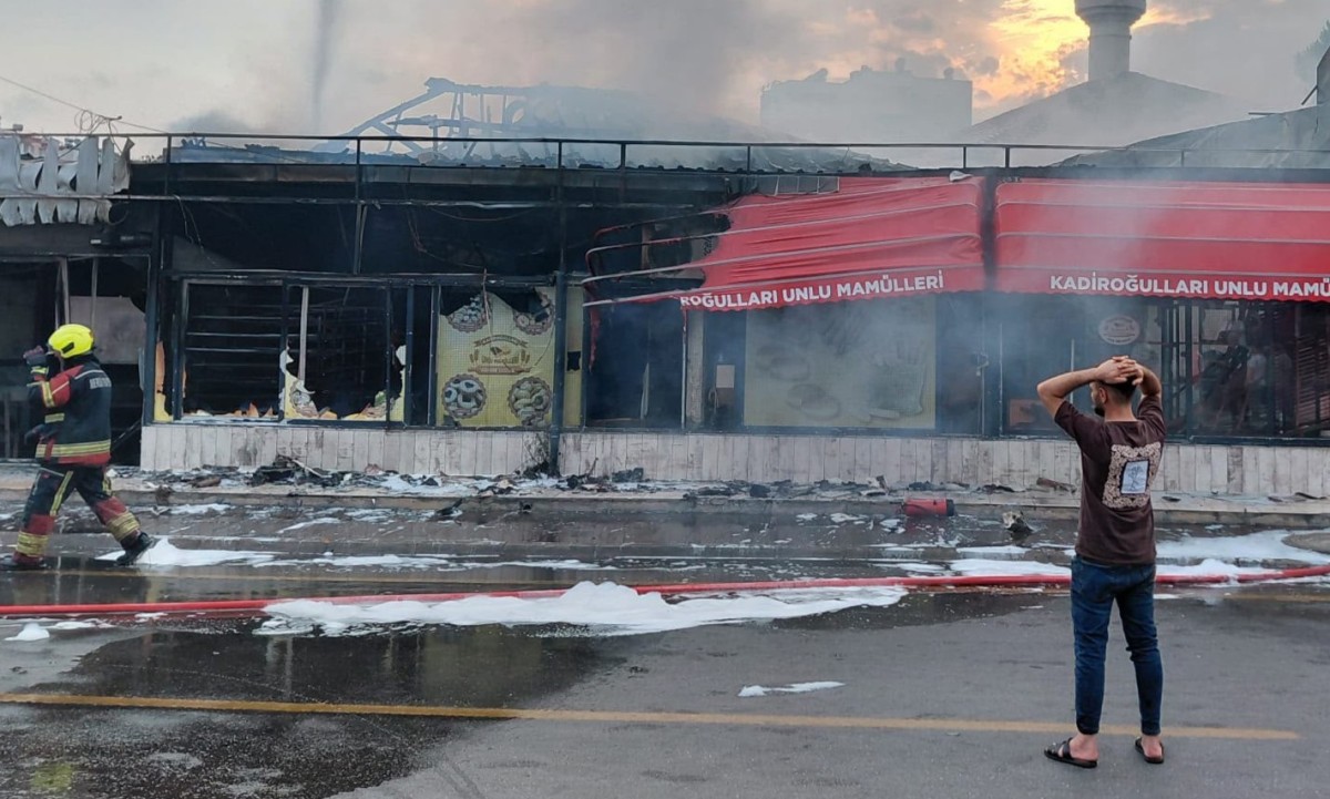 Mersin’de ekmek fırınında yangın