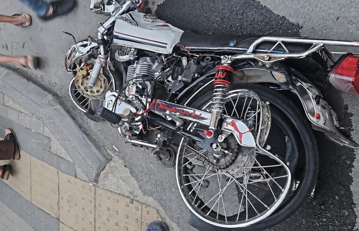 Mersin’de otomobille çarpışan motosiklet sürücüsü ağır yaralandı