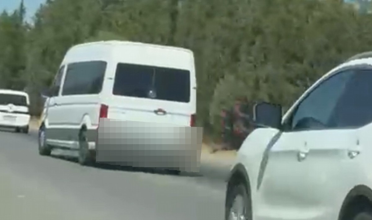 Minibüs Sürücüsüne Trafiği Tehlikeye Düşürmekten 21 Bin 629 TL Ceza