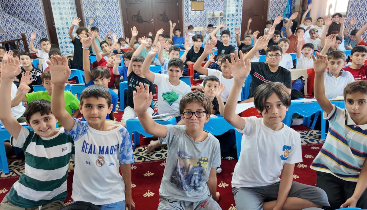 Gönül çarşısı projesiyle cami çocuklarla doldu