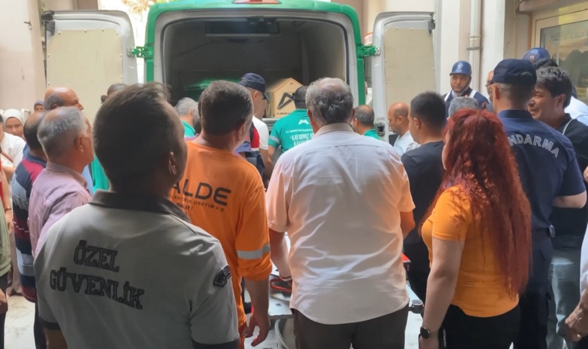 Feribot faciasında hayatını kaybeden uzman çavuşun naaşı Erdemli’ye getirildi