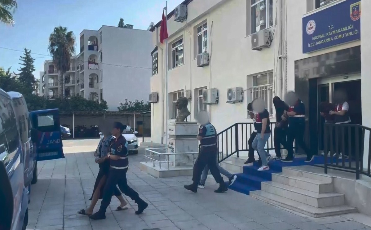 Sosyal medyacı şantaj şebekesine operasyon: 4 tutuklama