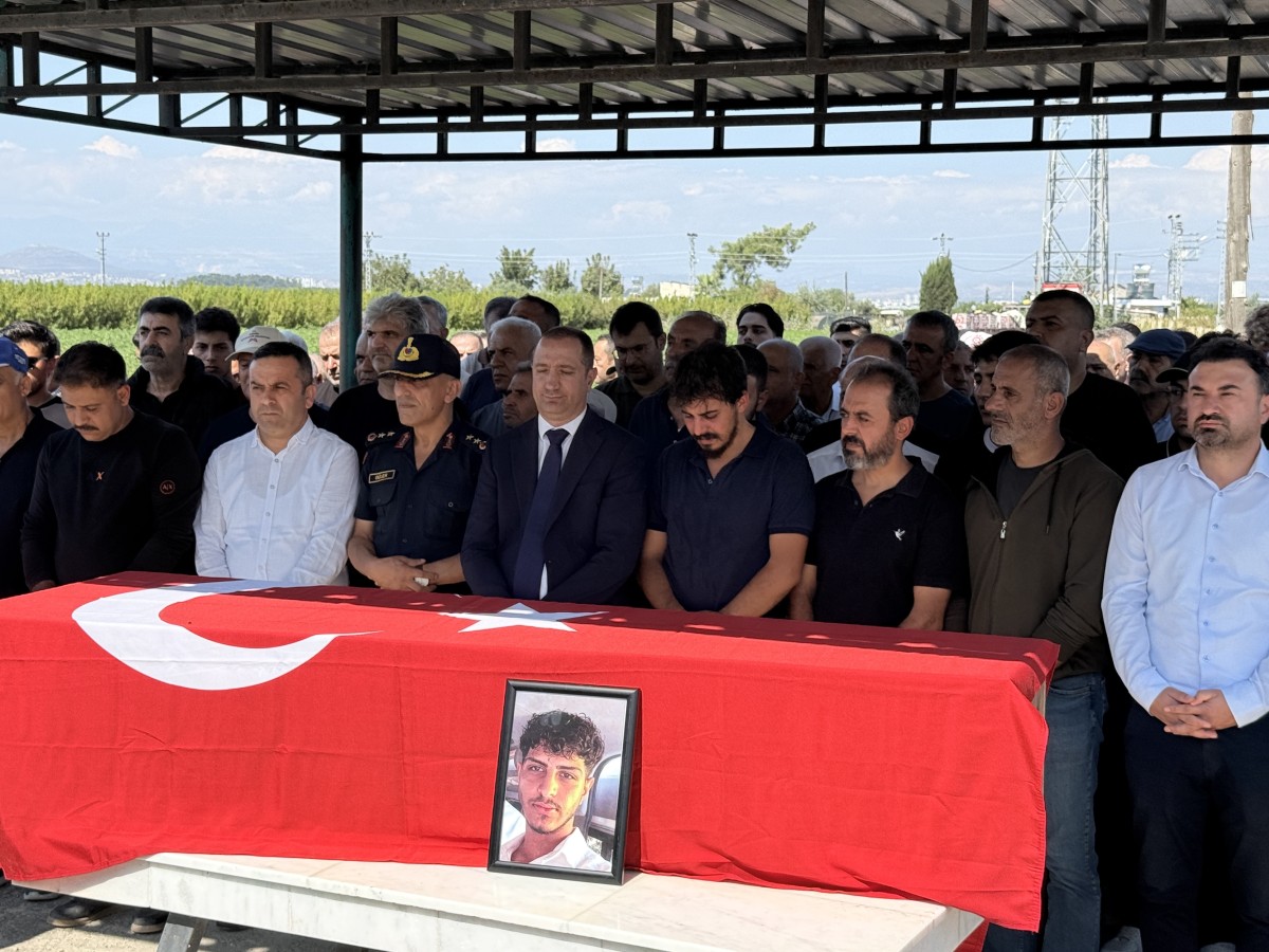 Gemi faciasında cenazesine ulaşılan üniversiteli genç, Mersin’de toprağa verildi

