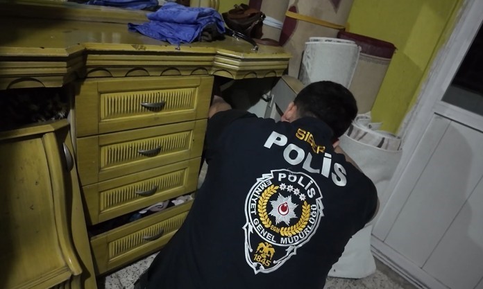 Mersin’deki yasa dışı bahis ve dolandırıcılık operasyonunda 33 şüpheli tutuklandı