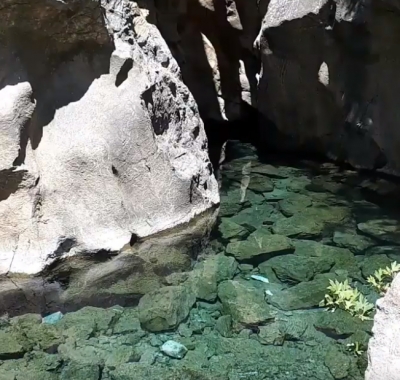 Erdemli'de Doğal Berrak Su Videosu